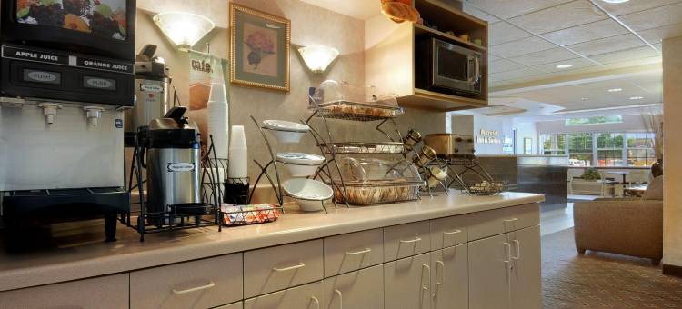 布卢明顿MSP机场麦客达温德姆酒店(Microtel Inn & Suites by Wyndham Bloomington MSP Airport)图片