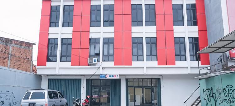 红多兹酒店-近唐格朗车站(RedDoorz Near Stasiun Tangerang)图片