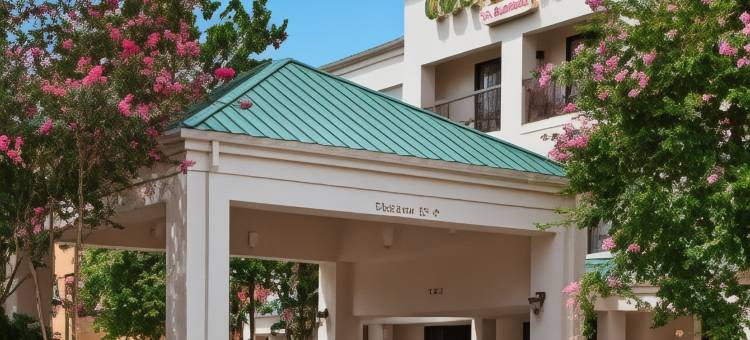 新奥尔良科文顿/曼德维尔万怡酒店(Courtyard New Orleans Covington/Mandeville)图片