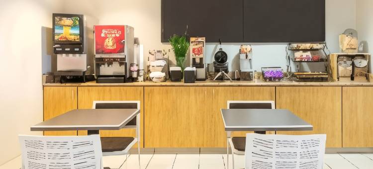 普韦布洛温德姆麦客达套房酒店(Microtel Inn & Suites by Wyndham Pueblo)图片