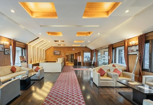 Sterling Kufri Hotel Overview