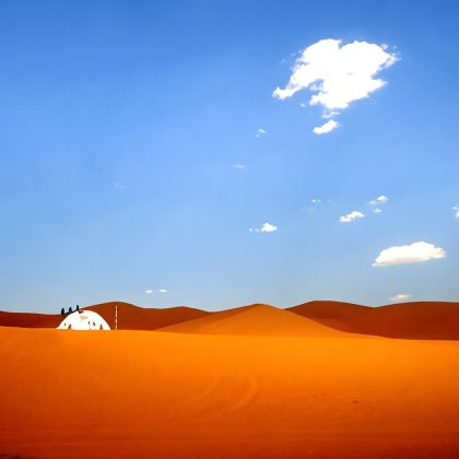 中国内蒙古乌兰察布乌兰哈达火山地质公园辉腾锡勒草原+鄂尔多斯响沙湾2日拼小团