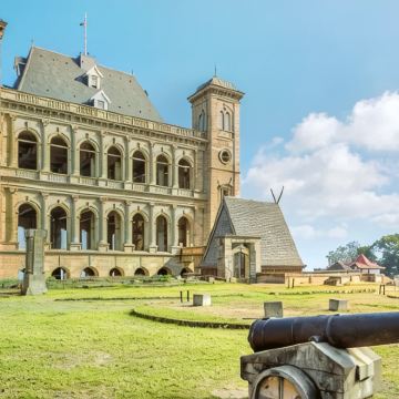 马达加斯加+留尼汪（法属）+毛里求斯+塞舌尔16日15晚私家团