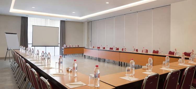 梭罗斯里维达利阿马里斯酒店(Amaris Hotel Sriwedari Solo)图片