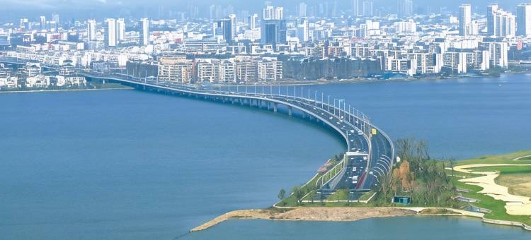 IU酒店(苏州独墅湖高教区月亮湾地铁站店)图片