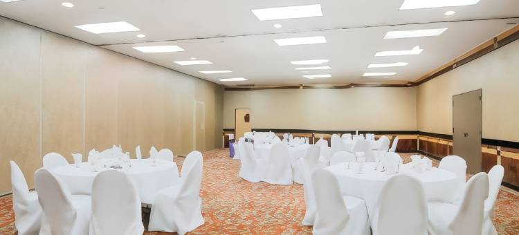 吉莱特华美达广场酒店会议中心(Ramada Plaza by Wyndham Gillette Conference Center)图片