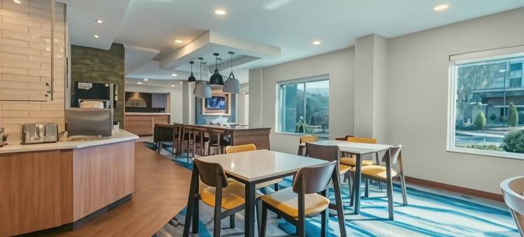 亚特兰大肯纳瑟万枫套房酒店(Fairfield Inn & Suites Atlanta Kennesaw)图片