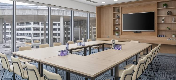 希尔顿旗下欢朋-伦敦盖特威克机场(Hampton by Hilton London Gatwick Airport)图片