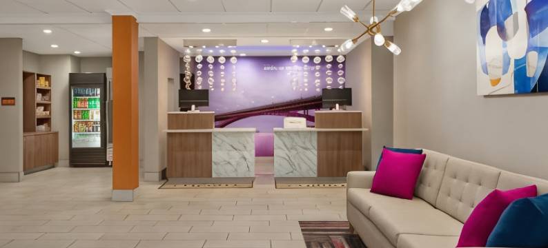 拉克万纳拉昆塔温德姆套房酒店(La Quinta Inn & Suites by Wyndham Lackawanna)图片