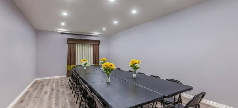 金伍德休斯顿北温德姆速8酒店(Super 8 by Wyndham Kingwood Houston North)图片