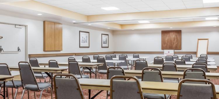 美肯华美达酒店(Ramada by Wyndham Macon)图片