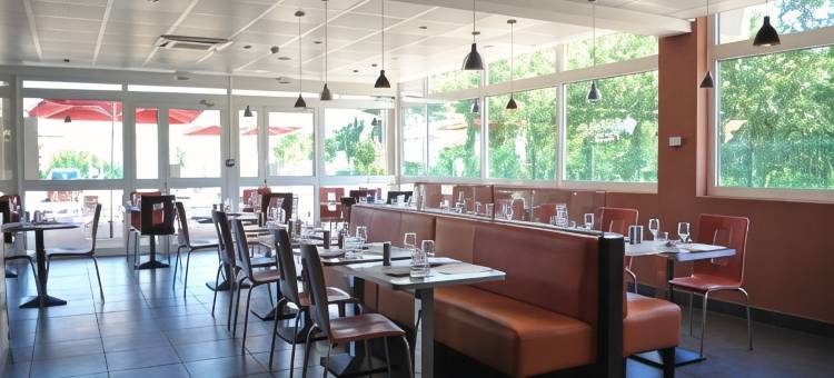 宜必思勒普赞罗纳河谷酒店(Ibis Loriol le Pouzin)图片