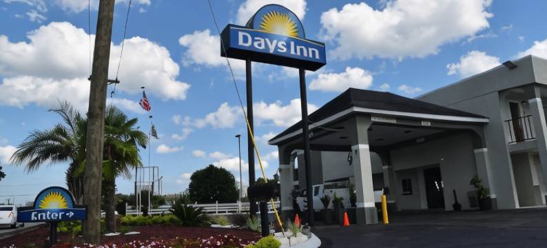 古斯克里克戴斯酒店(Days Inn by Wyndham Goose Creek)图片