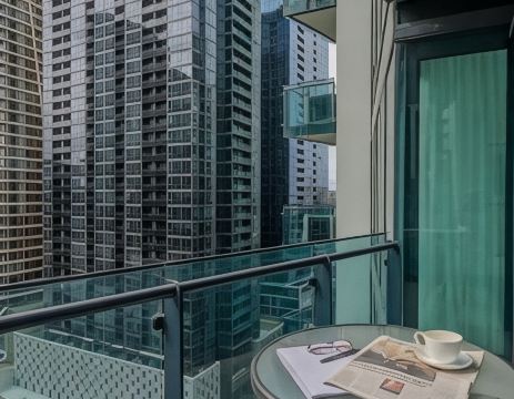 StayCentral - Cityviews on City Road Southbank Hotel Overview