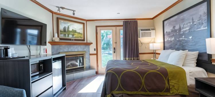 加纳诺克/乡绅度假村温德姆速 8 酒店(Super 8 by Wyndham Gananoque        Country Squire Resort)图片