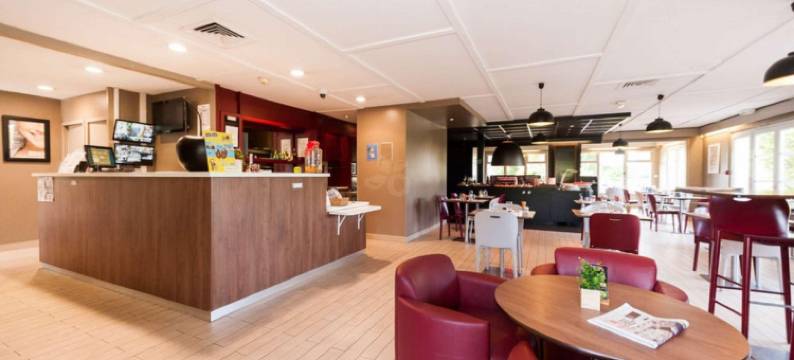 比亚里茨机场钟楼酒店(Campanile Biarritz)图片