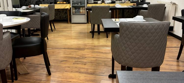 布里特酒店Essentiel庞蒂维-罗比克(Brit Hotel Essentiel Pontivy Robic)图片