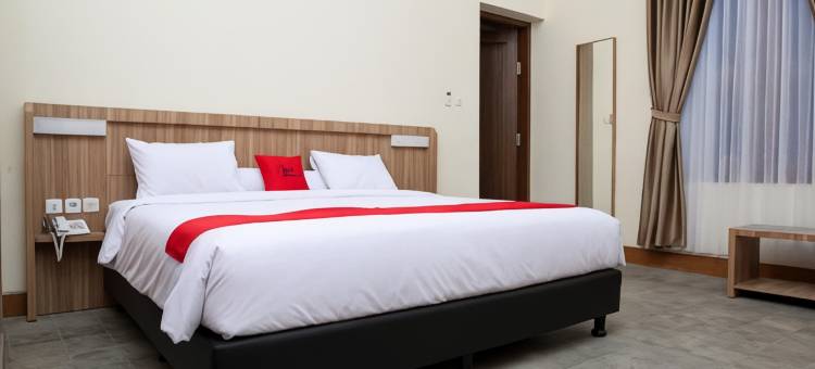 红门PLUS酒店-近巴顺丹大学(RedDoorz Plus Near Pasundan University)图片