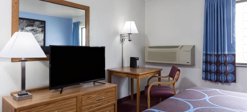 威斯康星戴尔斯速8酒店(Super 8 by Wyndham Wisconsin Dells)图片