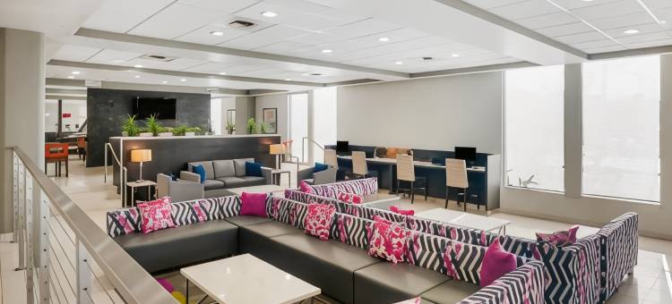 贝斯特韦斯特优质商务优质酒店(Best Western Plus Commerce Hotel)图片