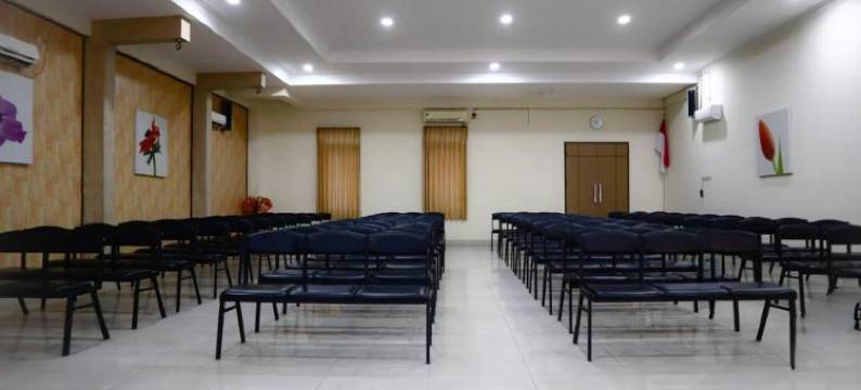 图隆阿贡沃特尔酒店(Grand Charis Hotel Tulungagung)图片