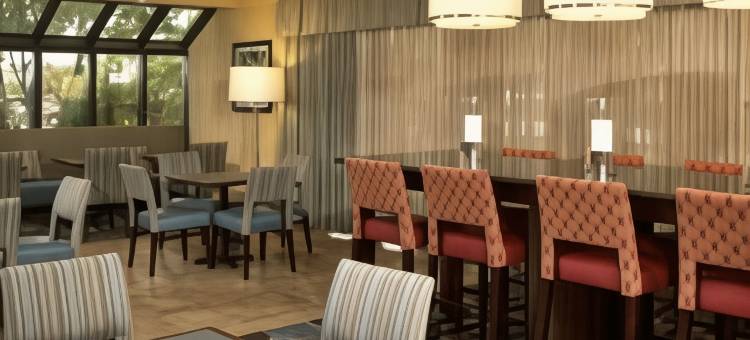 希尔顿欢朋酒店-费尔法克斯城(Hampton Inn Fairfax City)图片