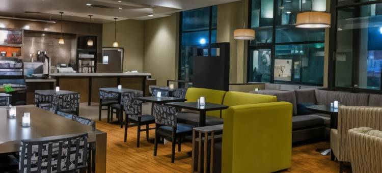 小石城市中心万怡酒店(Courtyard Little Rock Downtown)图片