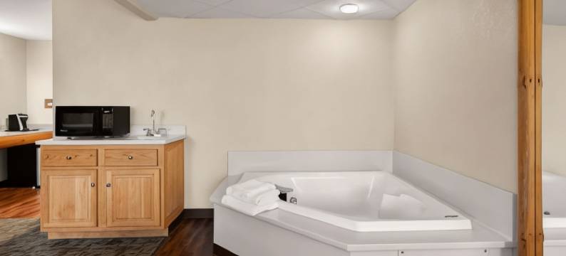 诺斯伍德小屋贝斯特韦斯特酒店(Best Western Northwoods Lodge)图片