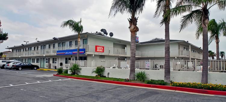 6号方塔纳汽车旅馆(Motel 6 Fontana, CA)图片