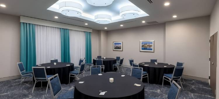 靠近卡拉哈里的拉昆塔温德姆酒店套房(由温汉姆提供服务)(La Quinta Inn & Suites by Wyndham Round Rock Near Kalahari)图片