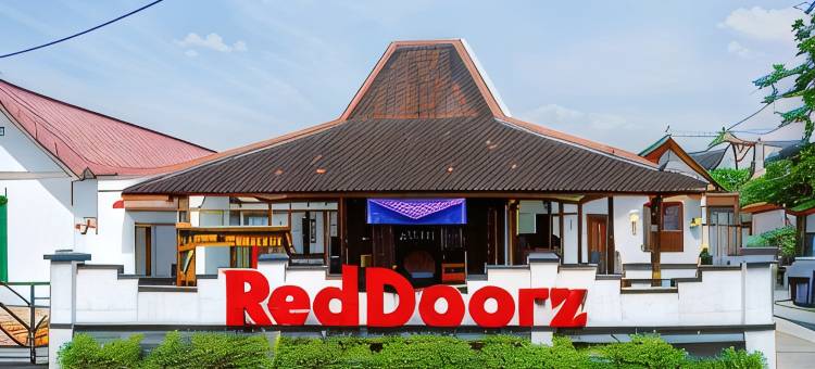 红多兹伊斯兰酒店@日惹恩达莱姆肯邦索尔(RedDoorz Syariah @ Ndalem Kembang Sore Yogyakarta)图片