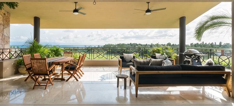 Penthouse Retreat with Breathtaking Ocean Views图片