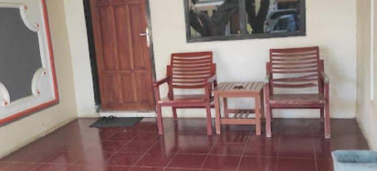 红色伙伴内瓦纳西图本多酒店(Hotel Nirwana Situbondo RedPartner)图片