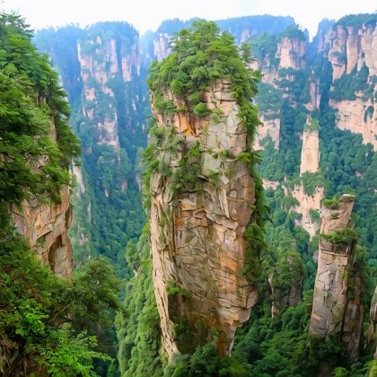 贵州黄果树景区+荔波+凤凰古城+张家界7日6晚私家团