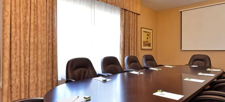 埃德蒙顿国际机场希尔顿欢朋套房酒店(Hampton Inn & Suites by Hilton Edmonton International Airport)图片