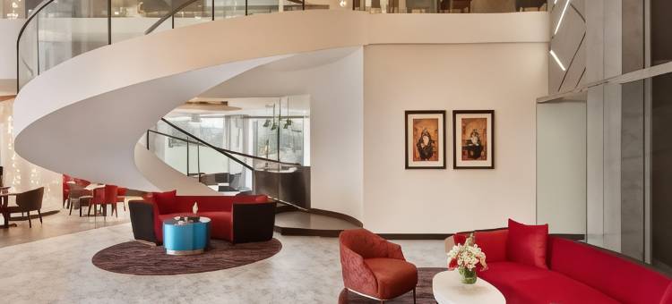 马斯喀特-阿尔古布拉华美达安可酒店(Ramada Encore by Wyndham Muscat Al-Ghubra)图片