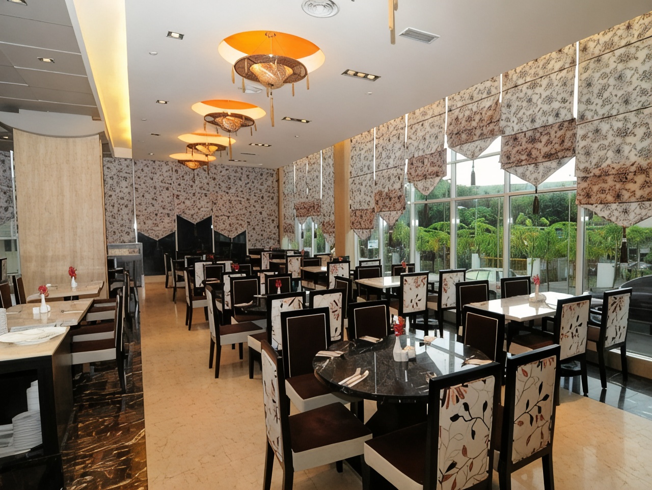 Crown Garden HotelOver view