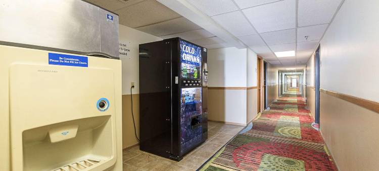 伊利诺伊伊基瓦尼 6 号汽车旅馆(Motel 6 Kewanee, IL)图片