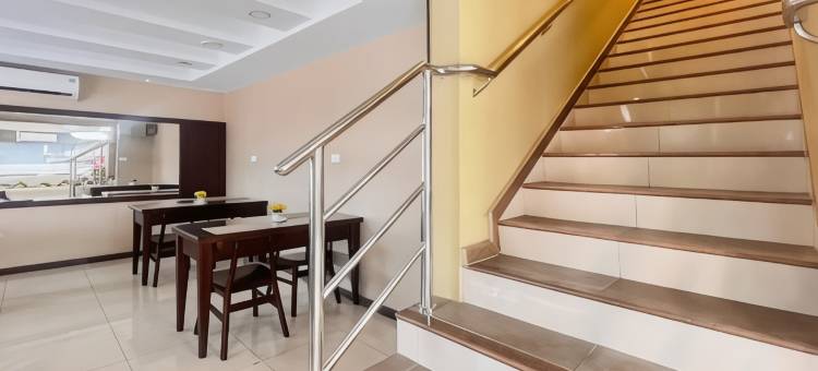 Urbanview Hotel X Ten Harbour Bay Batam图片