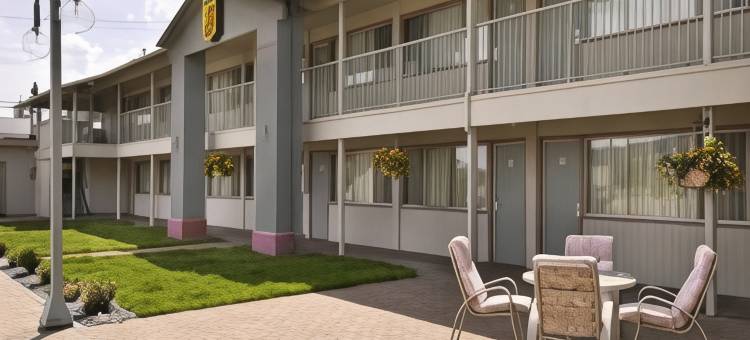 奎斯内尔旅馆(Quesnel Inn)图片