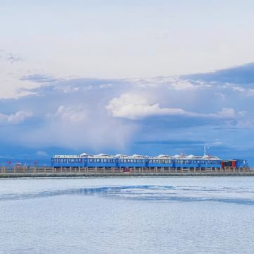 西宁+青海湖景区+茶卡盐湖+敦煌+嘉峪关+张掖8日7晚跟团游