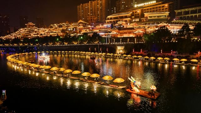 恩施市、恩施+8