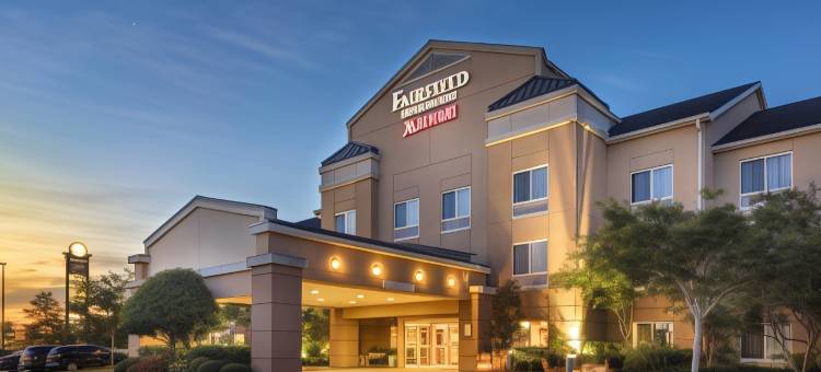 奥本欧佩莱卡万枫酒店酒店(Fairfield Inn & Suites Auburn Opelika)图片