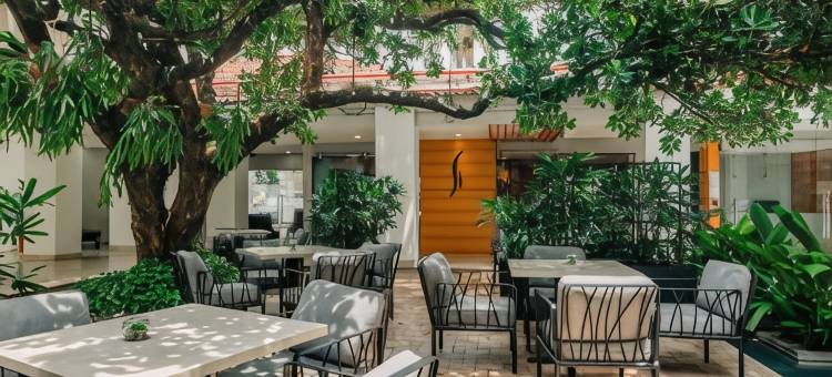 广场套房酒店(Plaza Hotel and Suites)图片