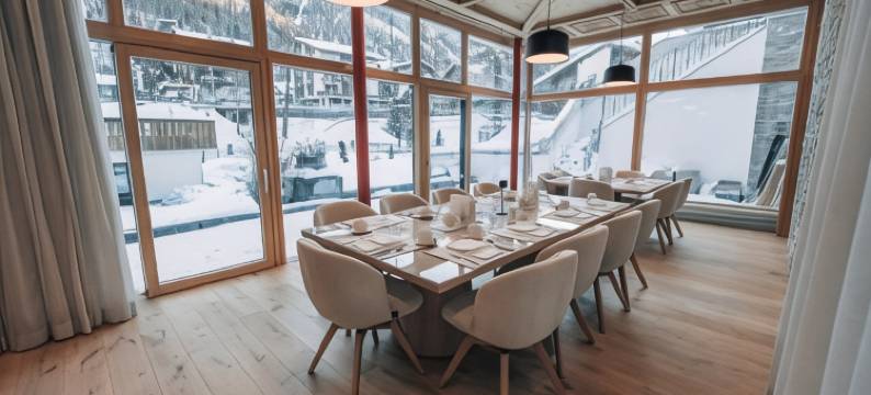 瑞士阿尔卑斯山奥安林酒店(Swiss Alpine Hotel Allalin)图片