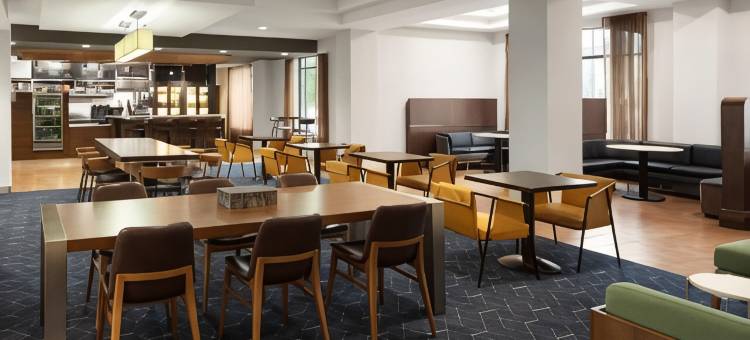 路易斯威尔机场万怡酒店(Courtyard Louisville Airport)图片