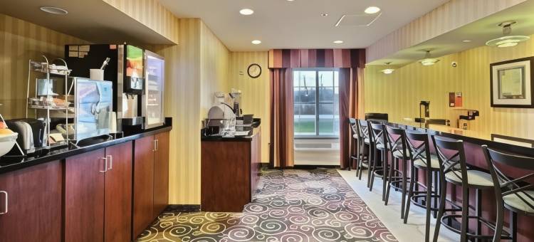 奥什科甚美吟温德姆酒店(AmericInn by Wyndham Oshkosh)图片