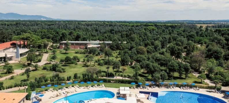 TH 蒂勒尼亚 - 绿色公园美居度假村(TH Tirrenia - Green Park Resort)图片