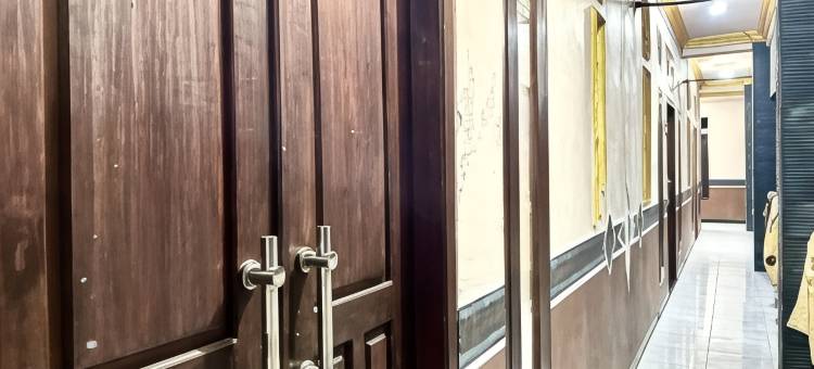 红门酒店@胡尼拉雅布罗莫酒店(RedDoorz @ Hotel Huni Raya Bromo)图片