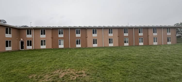 金斯顿普利茅斯湾呗盟套房酒店(Plymouth Bay Inn)图片